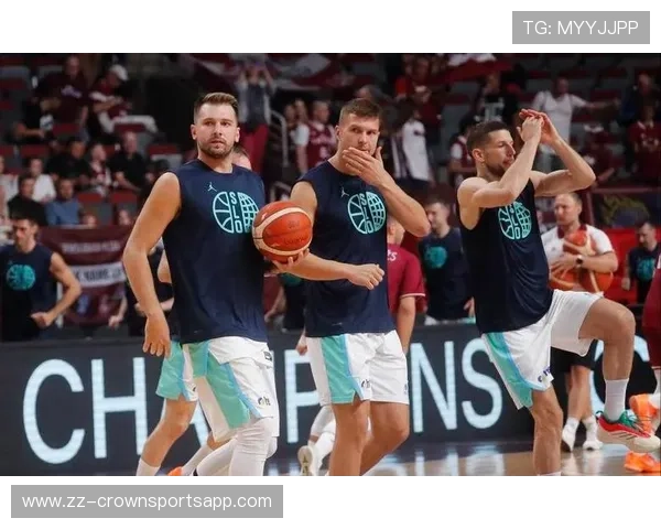 东契奇挡拆制造错位拉升得分效率超比尔