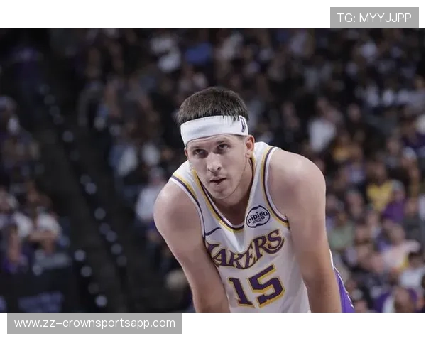 奥斯汀·里夫斯单打效率提升明显 拉开与队友关键得分差距